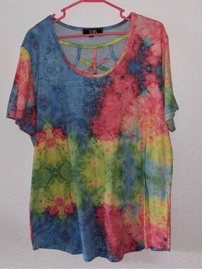 L&B Women's Tie-Dye Short Sleeve Top with Strapped Neckline
